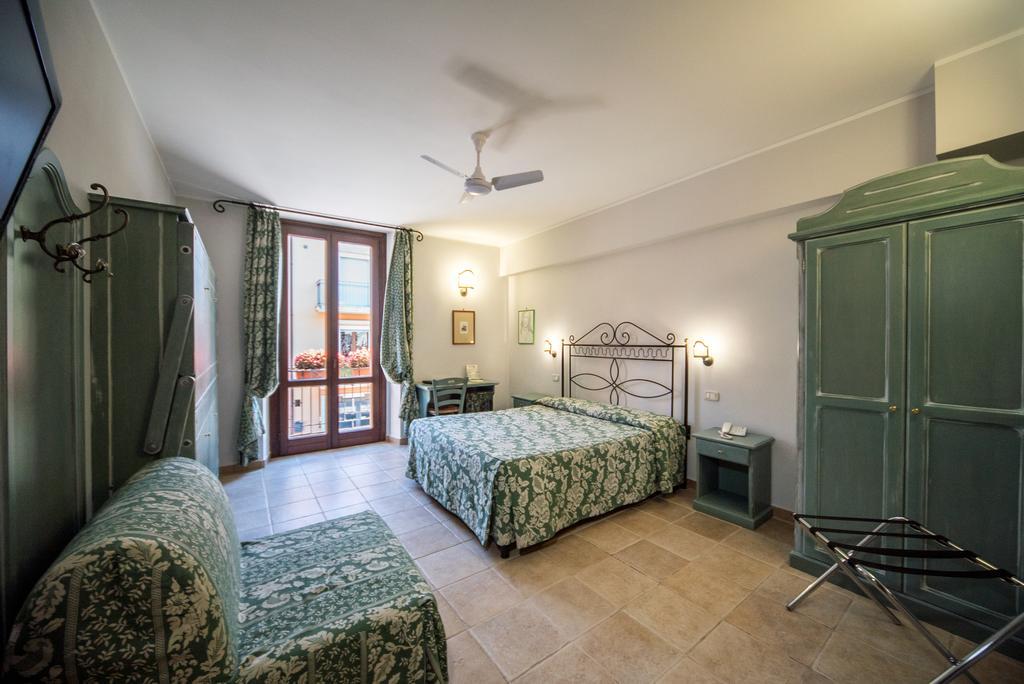 Hotel Il Tiglio (Adults Only) Castel Di Sangro Dış mekan fotoğraf